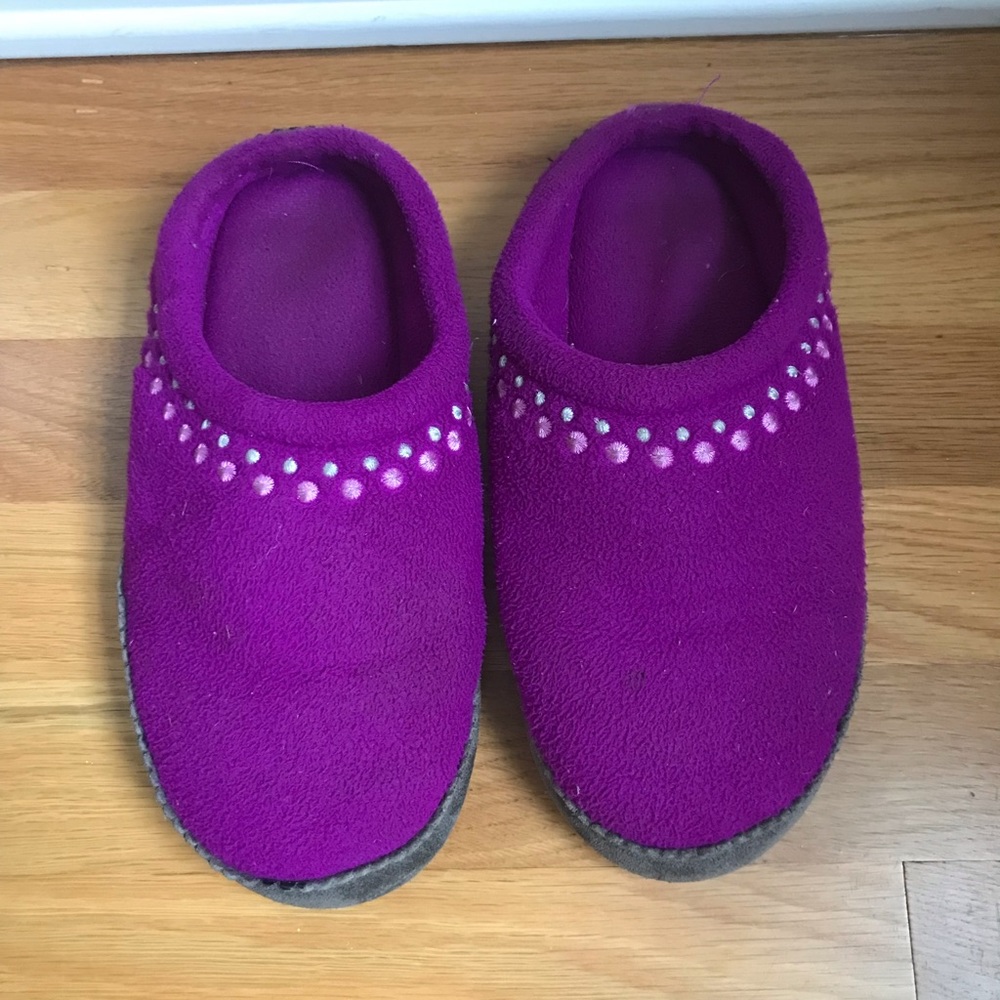 L.L. Bean girls slippers